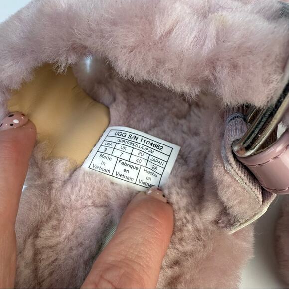 Ugg • Fuzz Yeah House Slippers - Picture 10 of 13